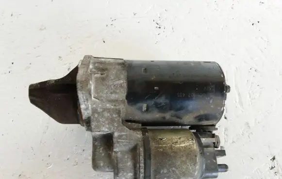 Opel Zafira B Starter motor 0001107435