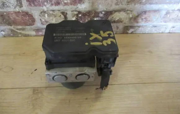 Hyundai ix35 ABS control unit/module 