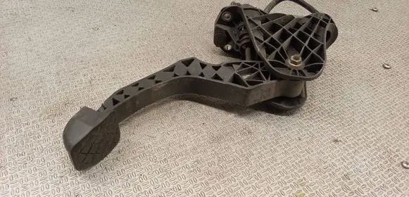 Volkswagen Golf Plus Clutch pedal 1K0721796E 1K1721059BJ
