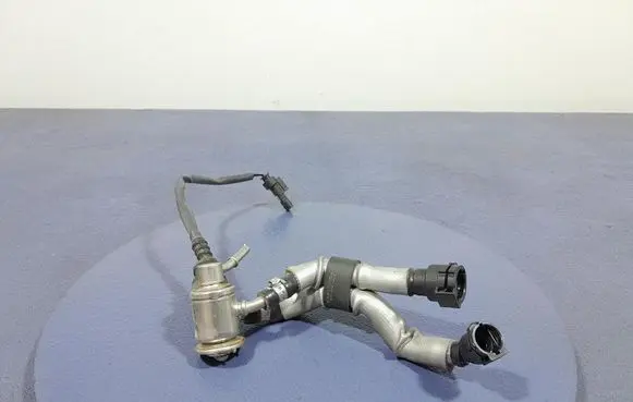 BMW X6 M Fuel injector 9887955