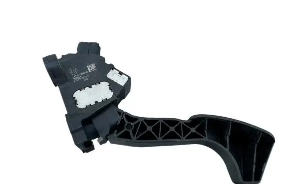 Toyota RAV 4 (XA40) Accelerator throttle pedal 781100w040 781100W040