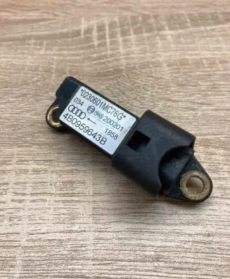 Audi A6 S6 C5 4B Airbag deployment crash/impact sensor 4B0959643B