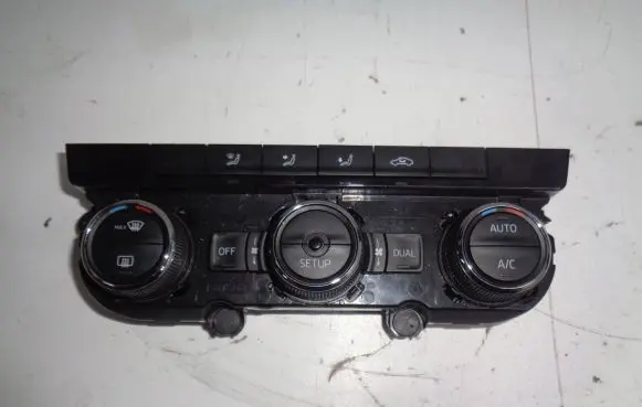 Volkswagen Golf VII Climate control unit 5E0907044
