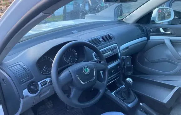 Opel Meriva B Dashboard glove box trim 2010R
