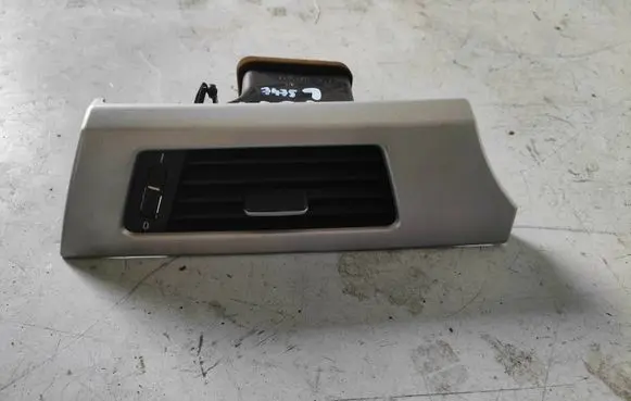 BMW 3 E90 E91 Dashboard side air vent grill/cover trim 