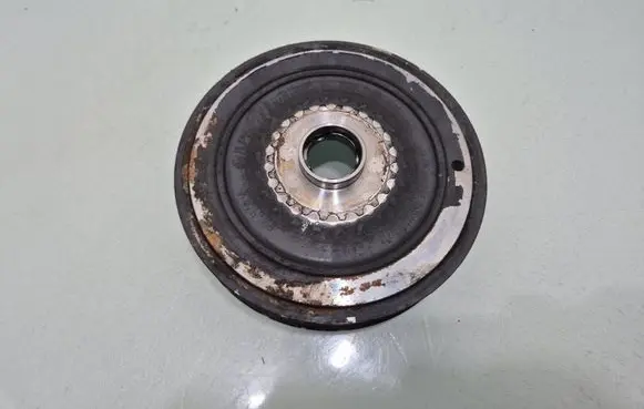 Renault Megane III Crankshaft pulley 