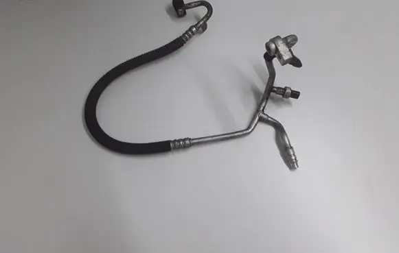 Air conditioning (A/C) pipe/hose