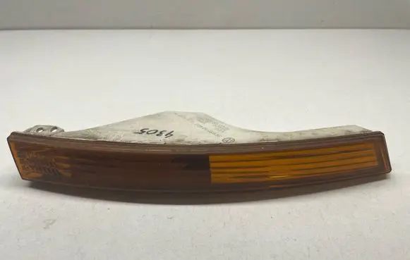 Volkswagen PASSAT B6 Front indicator light 3C0953042J