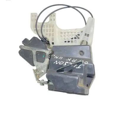 Hyundai Tucson JM Front door lock