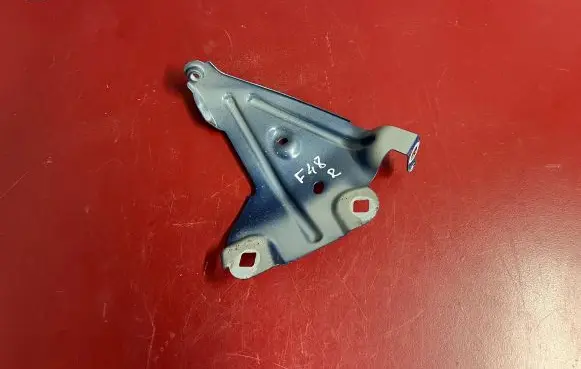 BMW X1 F48 F49 Fender mounting bracket 7351516