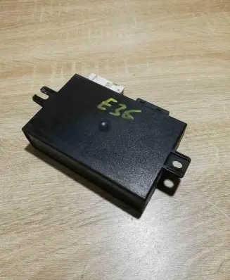BMW 3 E36 Door central lock control unit/module 8353569