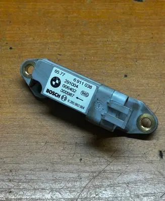 BMW 3 E46 Airbag deployment crash/impact sensor 6911038 291004 0285002064