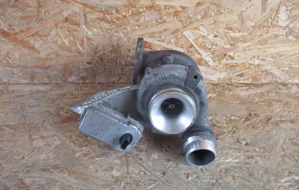 BMW 3 F30 F35 F31 Turbo 18467110DE
