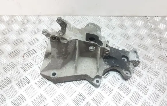 Volkswagen PASSAT B5.5 Generator/alternator bracket 038903143AE