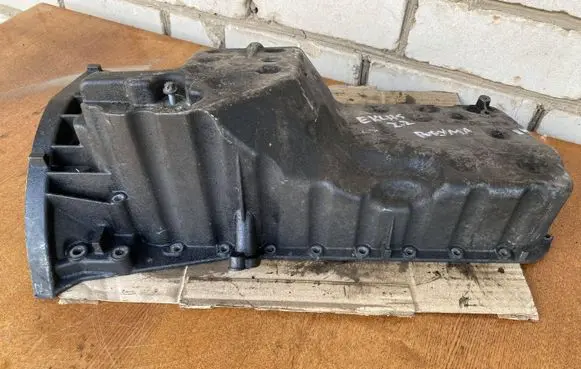 Mercedes-Benz E W212 Oil sump R6460141002