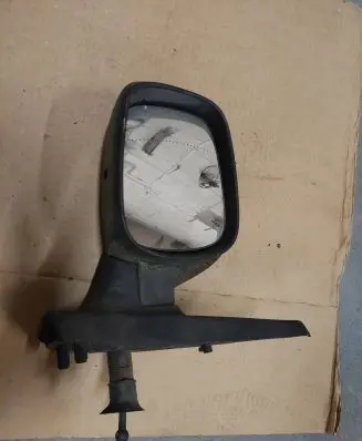 Nissan Kubistar Front door electric wing mirror 836157