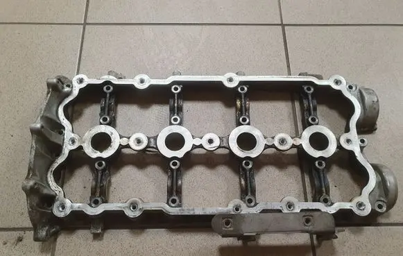 Volkswagen PASSAT B6 Camshaft holder 06D285B