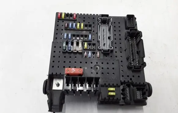 Volvo XC90 Fuse module 30728512