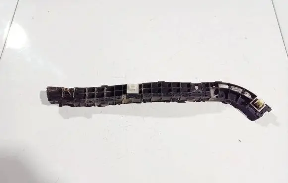 Honda CR-V Front bumper mounting bracket