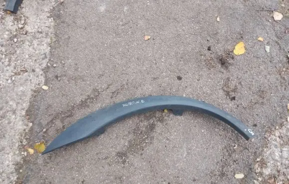 Volvo XC70 Rear arch trim 8620134