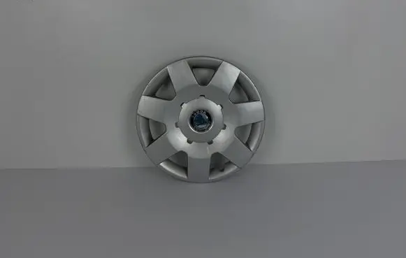 Skoda Fabia Mk1 (6Y) R14 wheel hub/cap/trim 6Y0