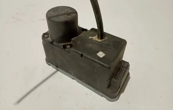 Volkswagen Golf III Vacuum pump 1H0962257