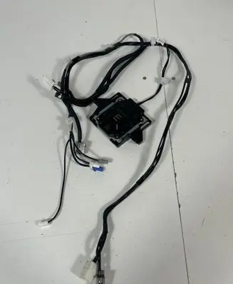 Toyota Corolla E210 E21 Aerial antenna amplifier 8610102R30