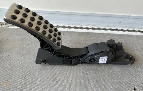 Mercedes-Benz GLE (W166 - C292) Accelerator throttle pedal A2923000100 6PV93396663 Q006ZGS001