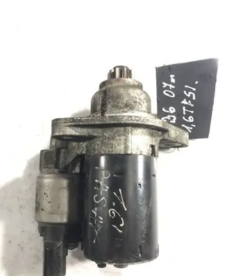 Volkswagen PASSAT B6 Starter motor 0001120410