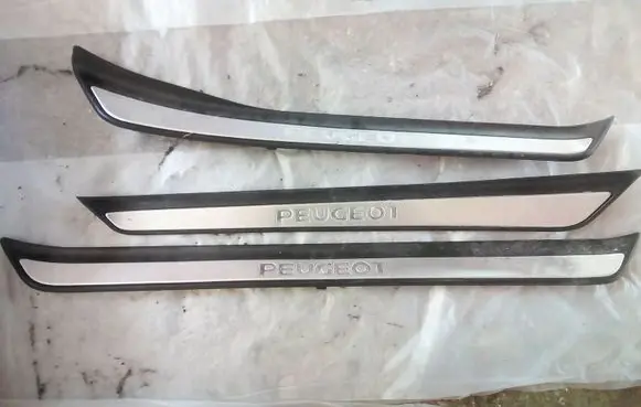 Peugeot 607 Rear sill trim cover