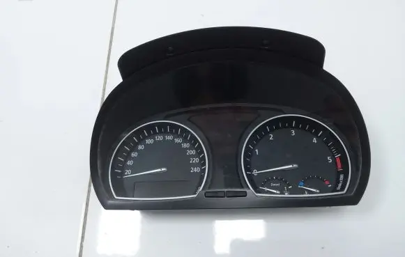 BMW X3 E83 Speedometer (instrument cluster) 102464114