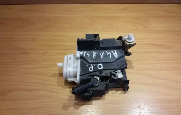 Audi A4 S4 B5 8D Front door lock BD1837016A