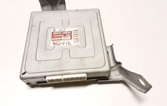 Toyota Land Cruiser (J100) Gearbox control unit/module 8953060240