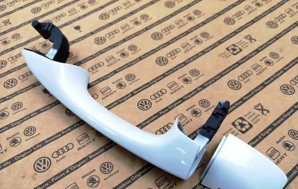 Volkswagen PASSAT B8 Front door exterior handle 510837205D