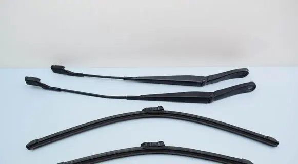 Land Rover Range Rover Velar Windshield/front glass wiper blade HK6317527AA HK6317527BA