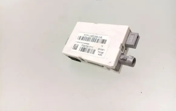Volvo V70 Aerial antenna amplifier 7CP119G255HA