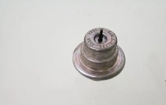 Lexus RX 450H Fuel pressure regulator 2327031070
