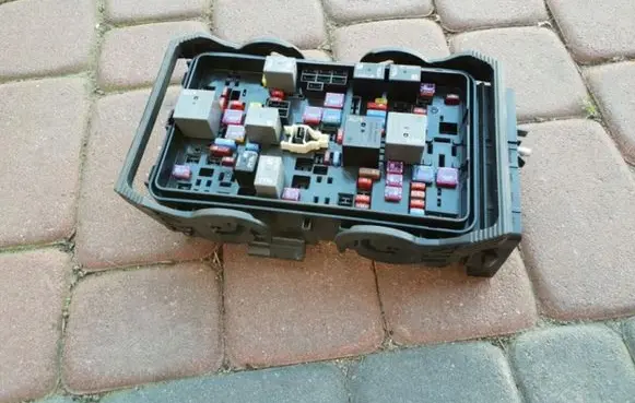 Opel Insignia B Fuse box set 39116626
