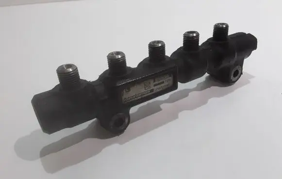 Ford Fiesta Fuel injector supply line/pipe 9654592680