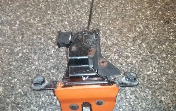Skoda Fabia Mk1 (6Y) Loading door lock 6Y0827501D