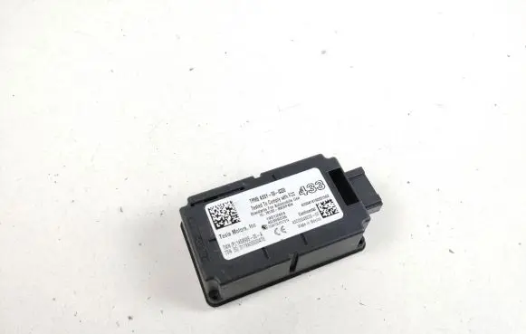 Tesla Model 3 Tire pressure control unit 145896500A 40398036 19012404