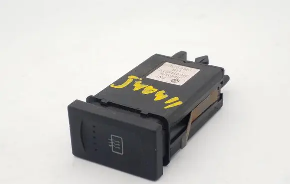 Volkswagen PASSAT B5.5 Windscreen/window heater switch 3B0959621D