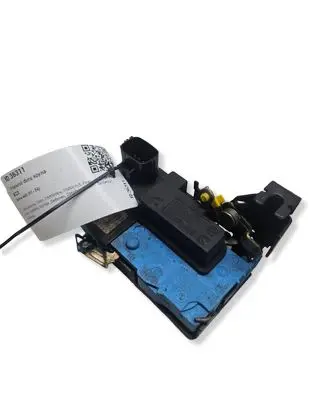 Volvo S60 Front door lock 8650546