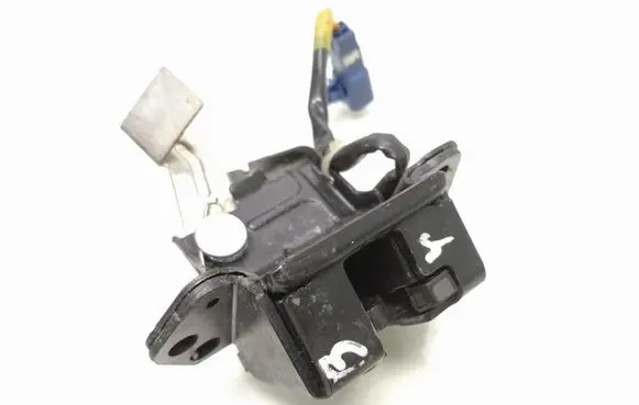 Toyota Yaris Tailgate/trunk/boot lock/catch/latch