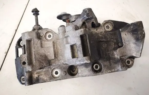 BMW 5 GT F07 Engine mounting bracket 11168506863 1116850686306