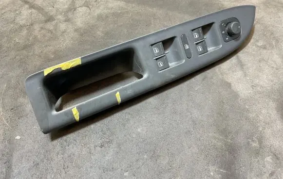 Volkswagen Golf Plus Electric window control switch 1K4959857A