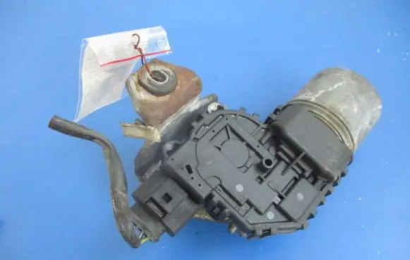 Audi A4 S4 B6 8E 8H Front wiper linkage and motor 8E1955119