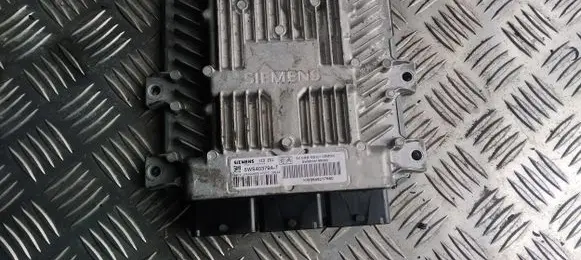 Peugeot 407 Engine control unit/module 5WS40379AT