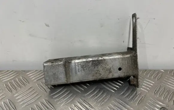 Audi A7 S7 4G Radiator support slam panel bracket 4G0805528A