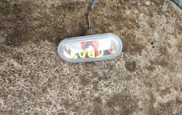 Volkswagen Caddy Front fender indicator light 2K0949117A 0215655